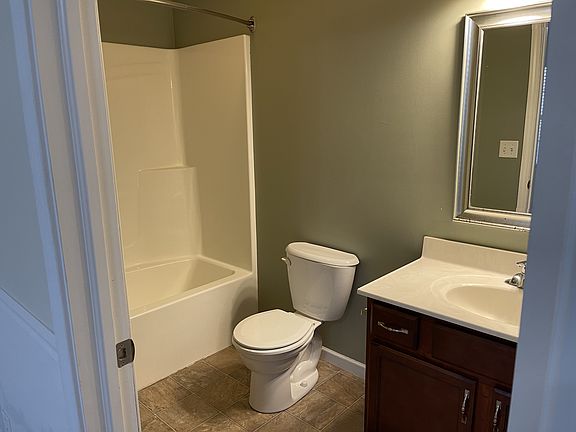 3rd image of 1250 W Adams Hill Cir #1-1-606