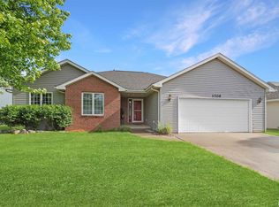 1709 Jadens Way, Washington, IL