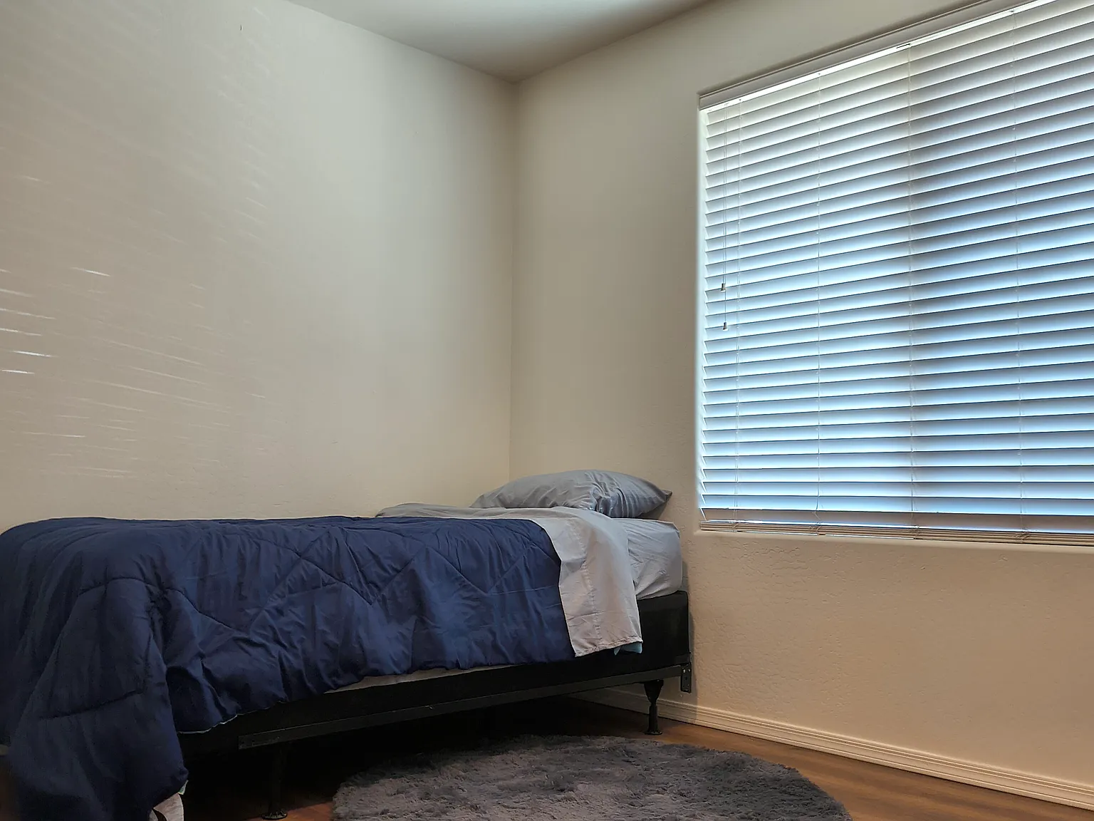 4 bed, 2.5 bath, 1825 sqft, $700 — Photo 2