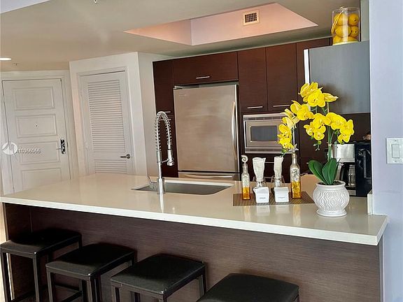 5th image of 150 Sunny Isles Blvd #1-1105