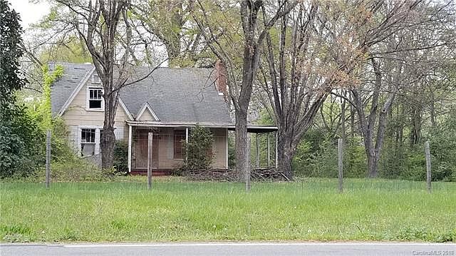 2nd image of 930 Tom Hunter Rd