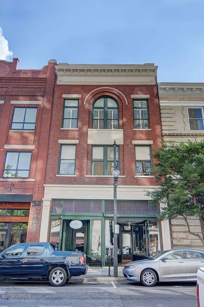 1 bed, 805 sqft, $1,875 — Photo 1