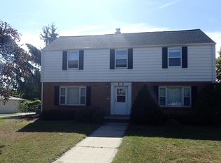 223 W Decorah Rd, West Bend, WI 53095