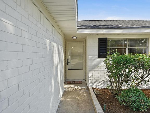4th image of 16215 Dunman Ln