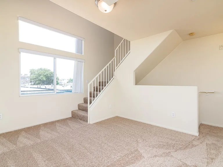 Motor Apartments — Photo 18