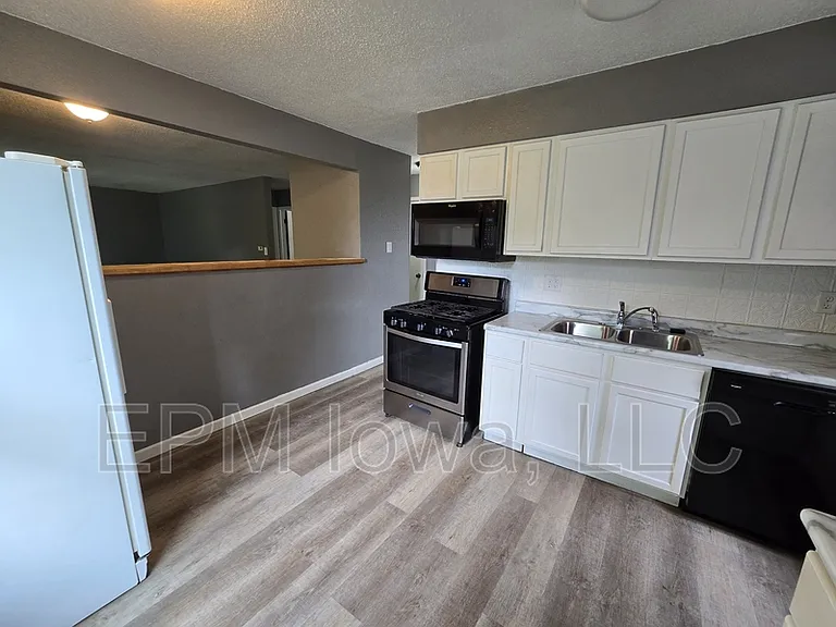 1242 Edgewood Dr — Photo 23