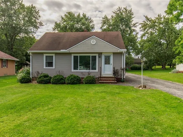 7202 Hemlock Rd, Independence, OH 44131