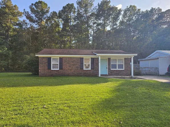 126 Red Cedar Dr, Goose Creek, SC 29445