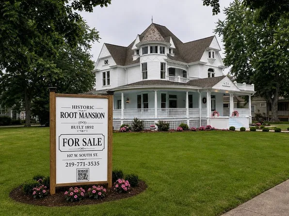 107 W South St, Crown Point, IN 46307