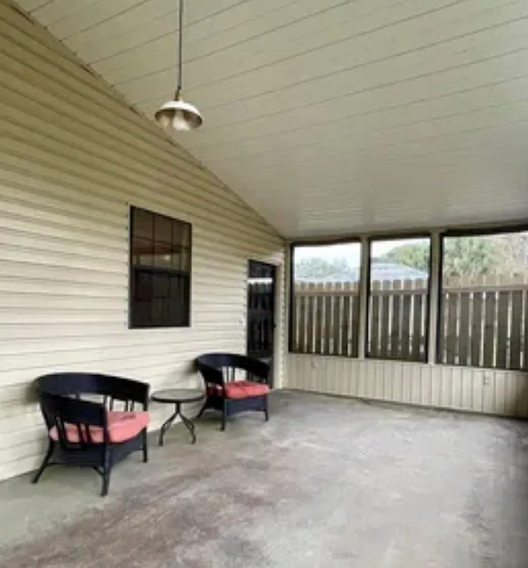 211B Seminole Trl — Photo 2