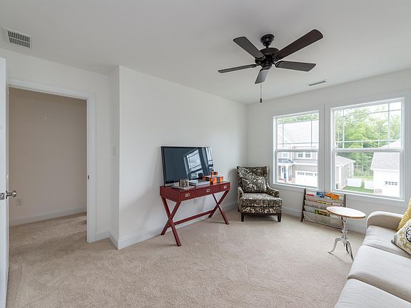 2nd image of 1071 Round Meadow Dr