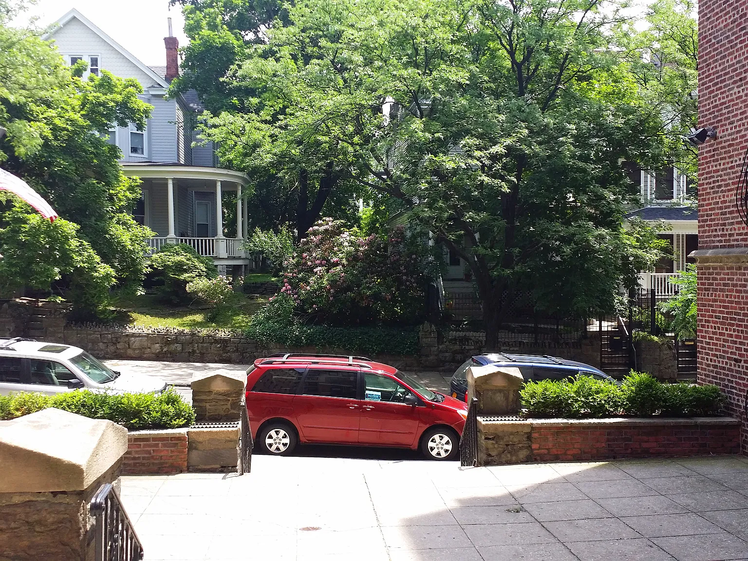 2 bed, 925 sqft, $2,300 — Photo 4