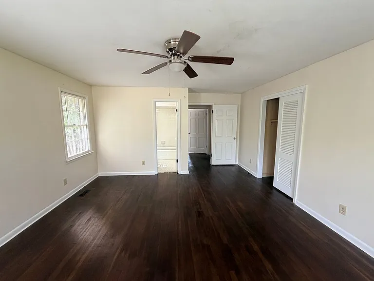 1002 W Alden Ave — Photo 14
