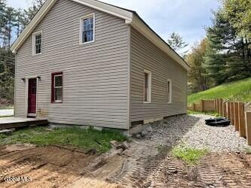3rd image of 721 New Vermont Road