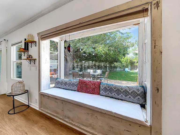 7715 Oakdale Ave — Photo 4