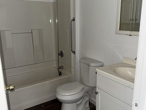 4th image of 185 Loudon Road #8