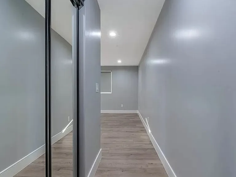 1947 N Vista Del Mar Ave — Photo 13