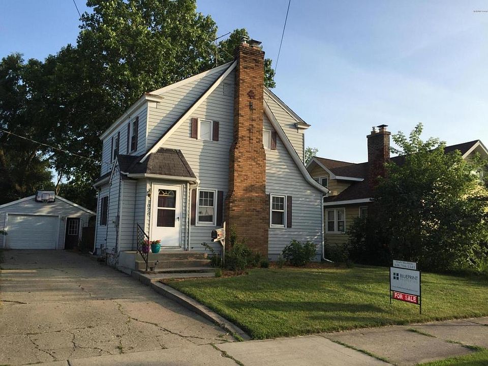 1st image of 1026 Beechwood St NE