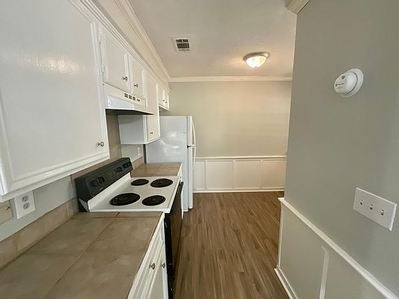 3rd image of 103 Cumberland Ct #B