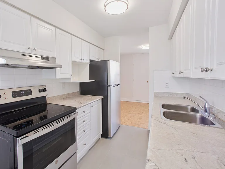 10 Teesdale Pl #2 BD — Photo 5