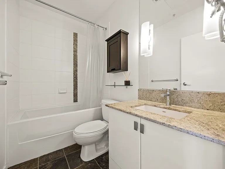 121 Brew St — Photo 3