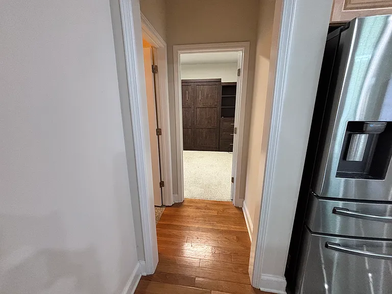 221 Rothesay Ln — Photo 11