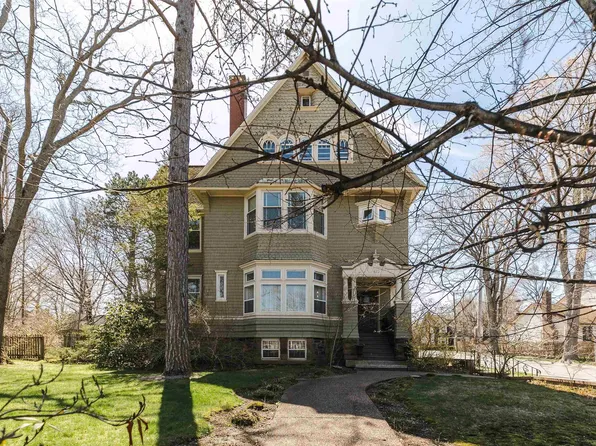 870 Young Ave, Halifax, NS B3H 2V7