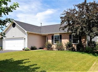 2721 Cadbury Cir, Lake In The Hills, IL 60156
