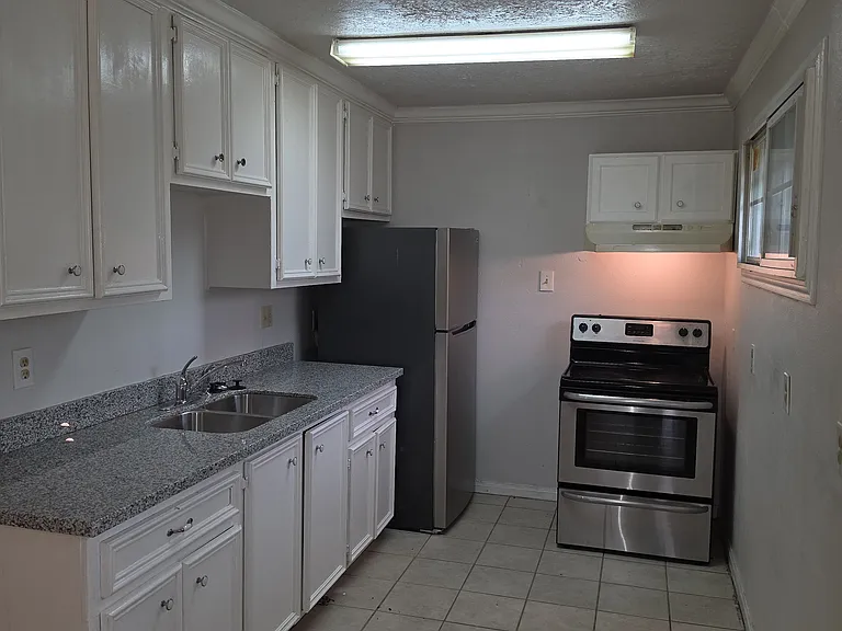 3411 Drew St #1 — Photo 8