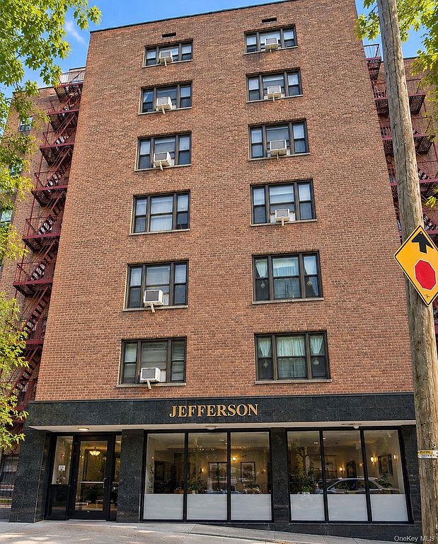 2-bedroom condo for sale in South Corona