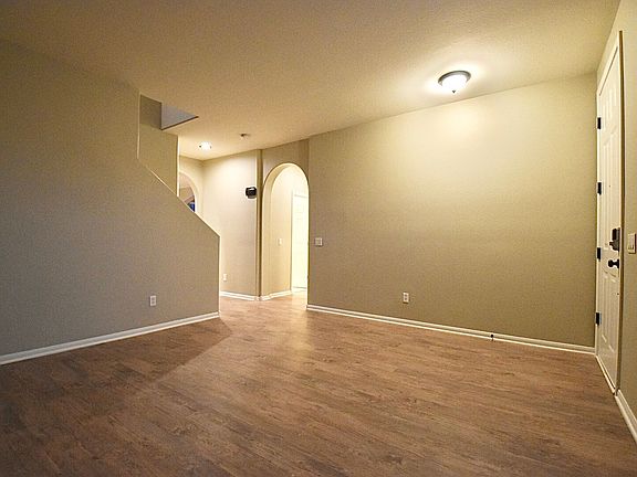 4th image of 1023 Pecos River Ave