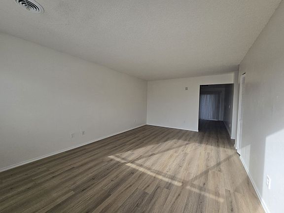 3rd image of 633 SE Flint St #11