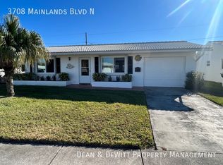 3708 Mainlands Blvd N, Pinellas Park, FL 33782