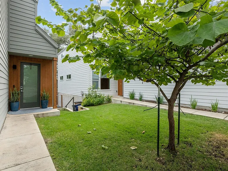 3115 Aldwyche Dr — Photo 1