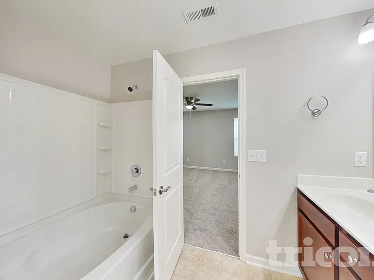 1195 Thanet St SW — Photo 10