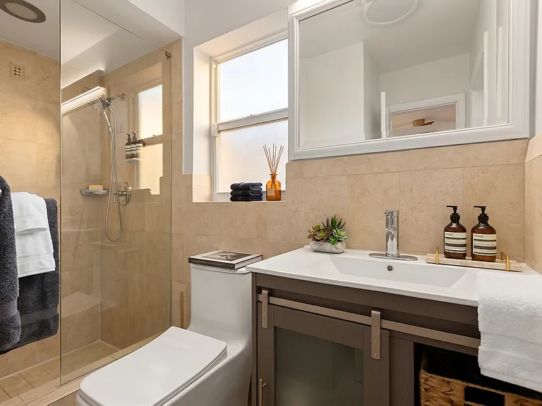 5841 Bayview Dr — Photo 34