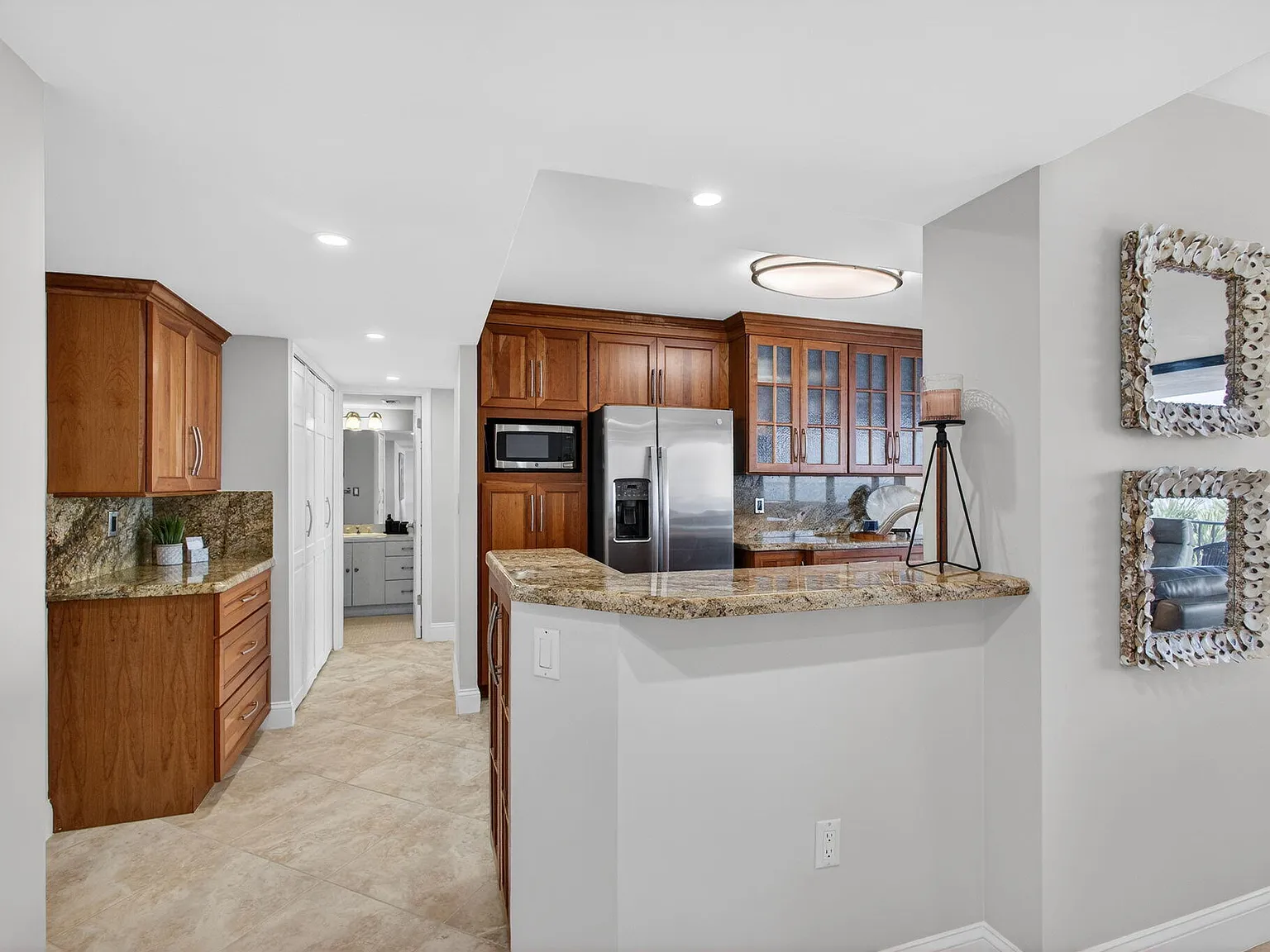 2 bed, 2.0 bath, 1210 sqft, $5,000 — Photo 4