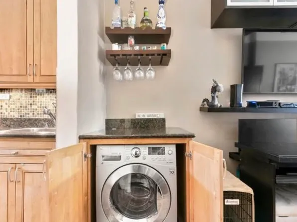 231 East 54th Street image 5 of 6