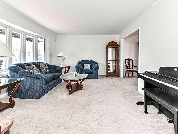 5th image of 9608 Bonair Dr