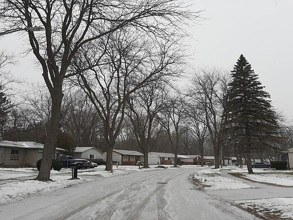 4th image of 3816 York Dr