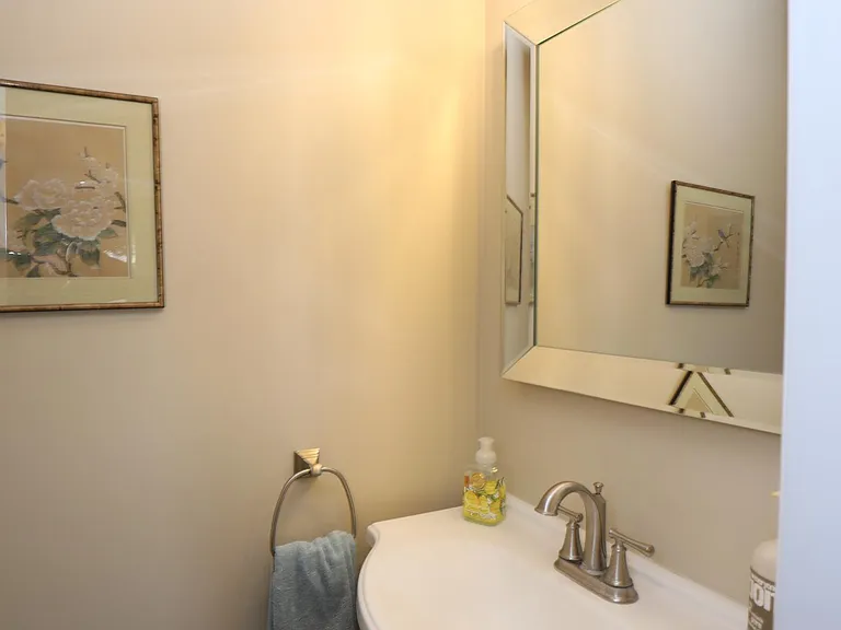 2063 Village Ln — Photo 11