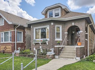 4137 W Oakdale Ave, Chicago, IL 60641