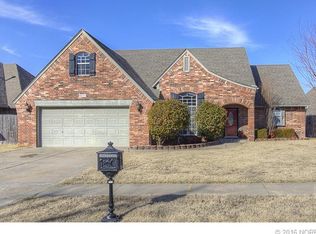 4517 E 142nd St S, Bixby, OK 74008