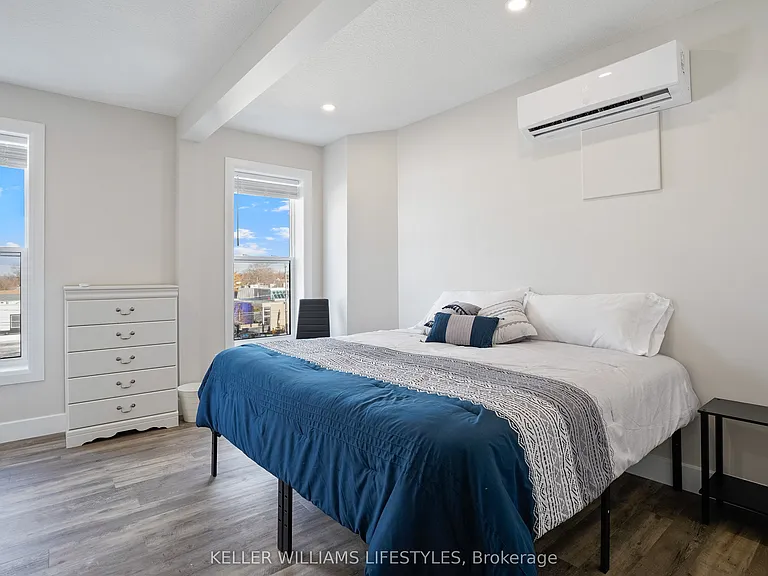 537 Talbot St #10 — Photo 20