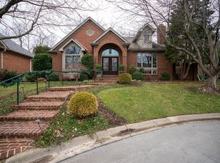 1817 Saint Ives Cir, Lexington, KY 40502