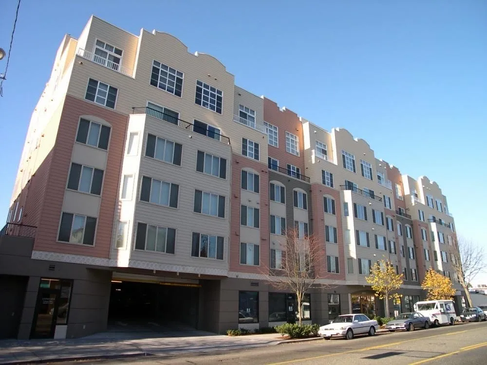 Building Photo - Soundview Apartments