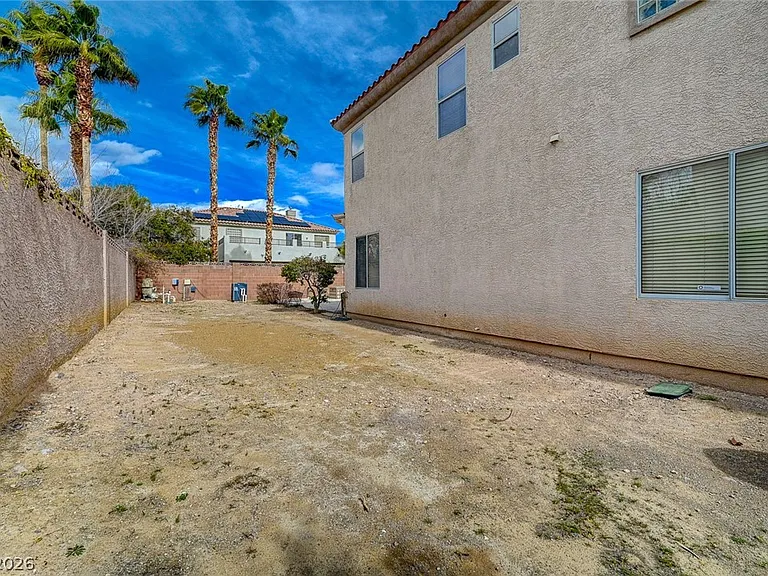 9462 Castillana Ct — Photo 49