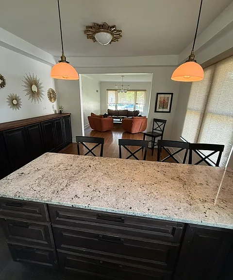 125 W Naperville Rd — Photo 3