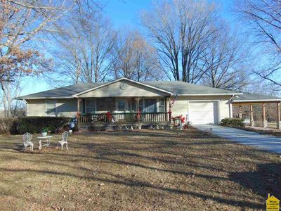 221 S County Line Rd, Windsor, MO, 65360