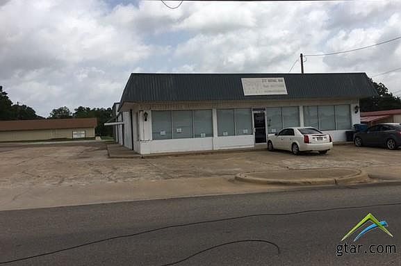 1st image of 908 W 1st St
